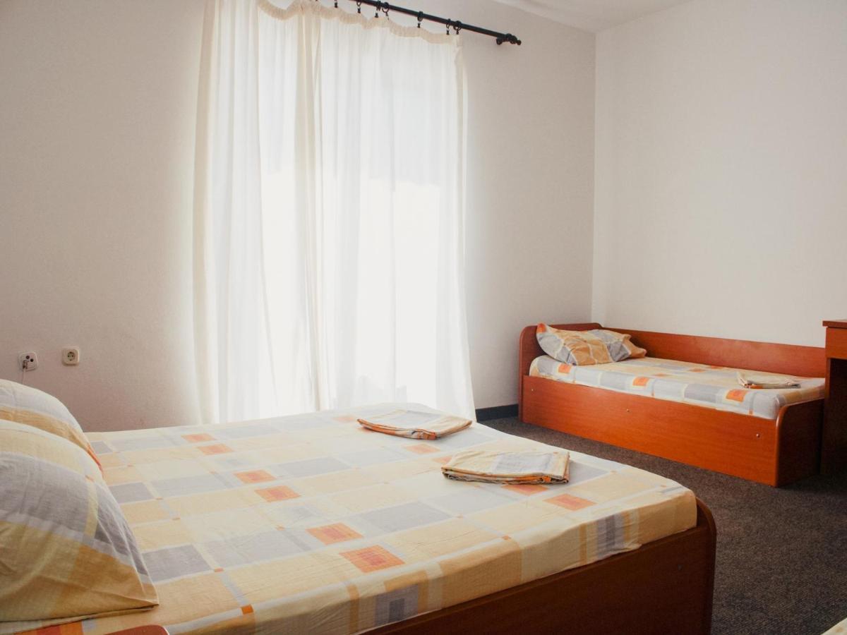 Apartments And Rooms Mato Neum Exterior photo