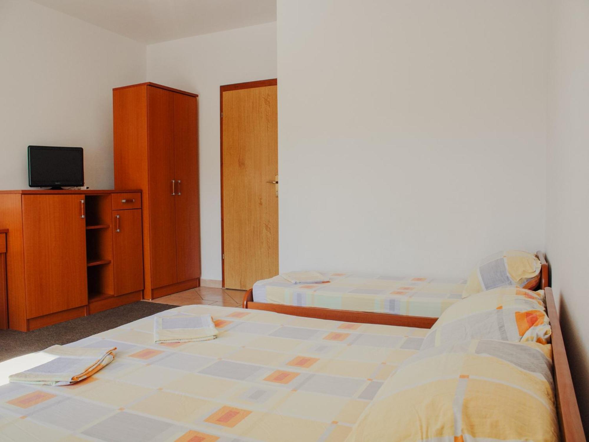 Apartments And Rooms Mato Neum Room photo